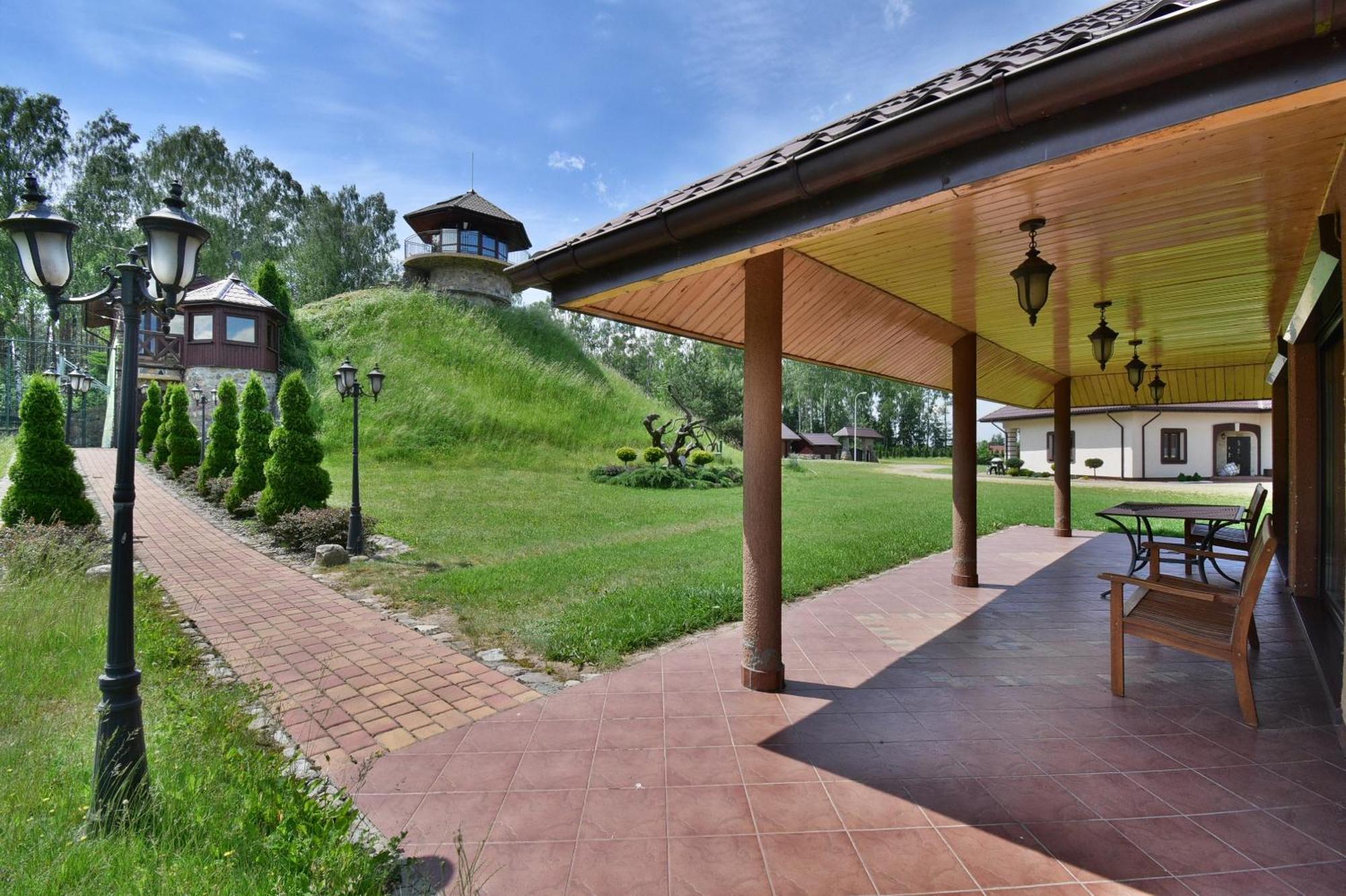 Dom Nad Stawem Przy Lesie Daire Burkat Dış mekan fotoğraf
