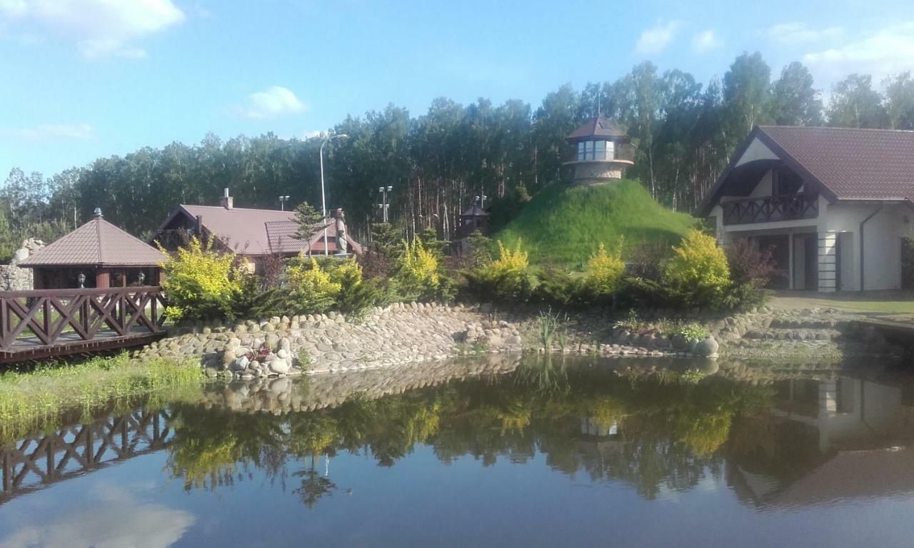 Dom Nad Stawem Przy Lesie Daire Burkat Dış mekan fotoğraf
